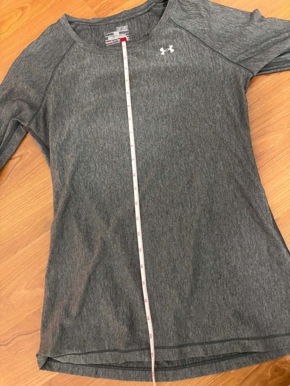 Under Armour Heat Gear Long Sleeve size xsmall / small - Picture 5 of 6
